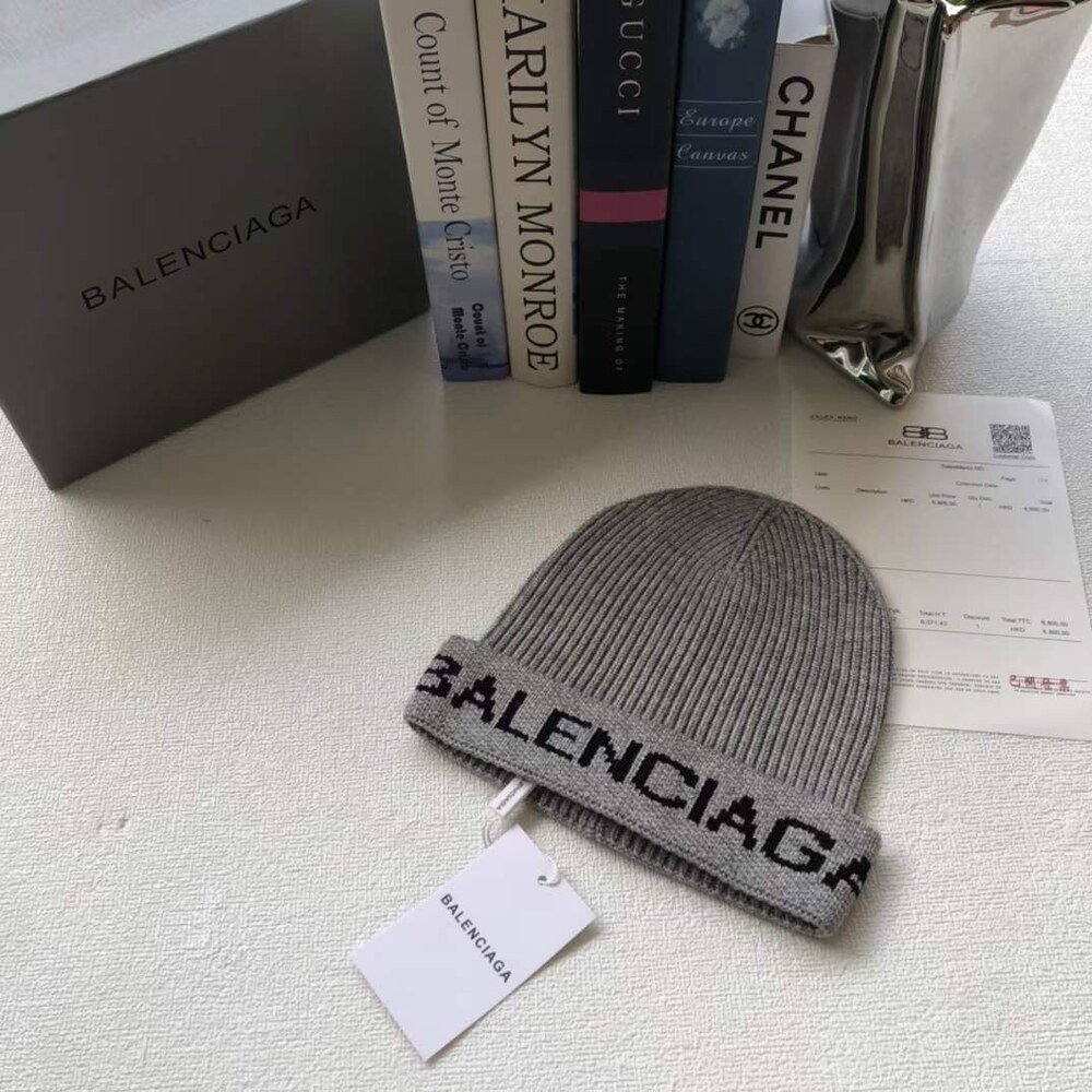 Balenciaga Logo Cuff Ribbed Knit Beanie in Grey
